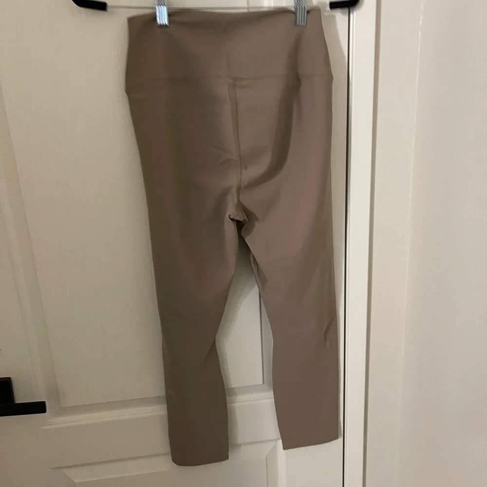 Alo cropped leggings - Picture 2 of 4